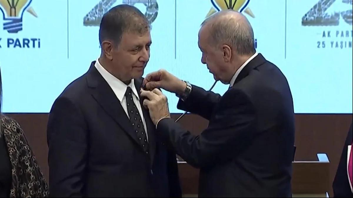 İzmir bələdiyyə sədri AKP-yə keçdi