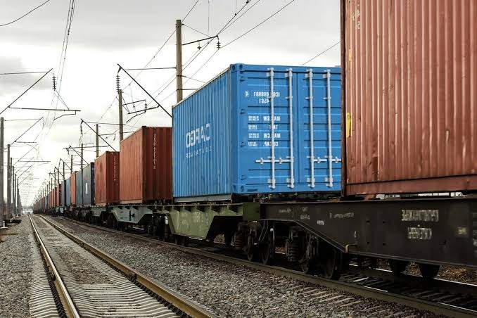 Azərbaycanda dəmir yolu ilə yük daşımaları 11% artlb Azərbaycanda dəmir yolu ilə yük daşımaları 11% artlb