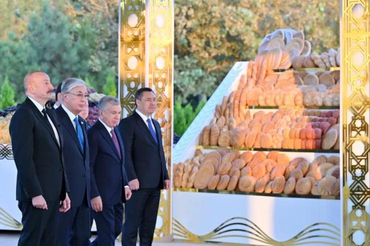 Prezident MDB Ölkələrinin Milli Kulinariya Festivalı ilə tanış olub