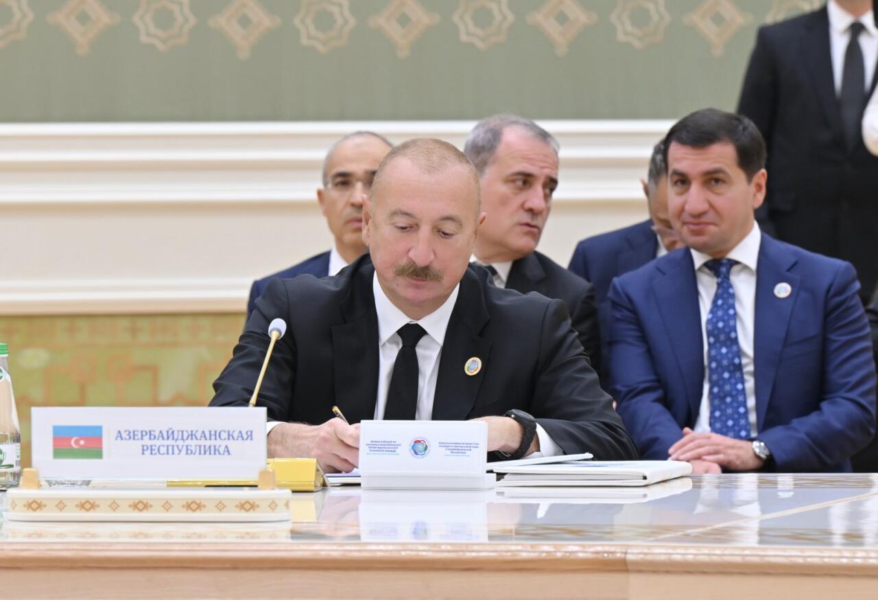 İlham Əliyevin iştirakı ilə Türkmənbaşı şəhərində sənədlərin imzalanması mərasimi olub