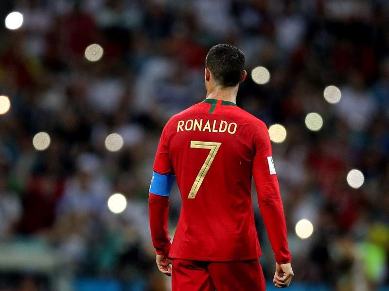 Kriştiano Ronaldo cəzalandırıldı Kriştiano Ronaldo cəzalandırıldı