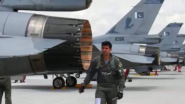 Pakistan döyüş təyyarələri husiləri vurdu Pakistan döyüş təyyarələri husiləri vurdu