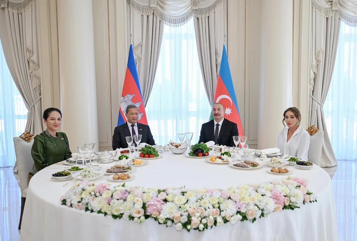 İlham Əliyevin adından Kamboca Baş nazirinin şərəfinə rəsmi nahar verildi