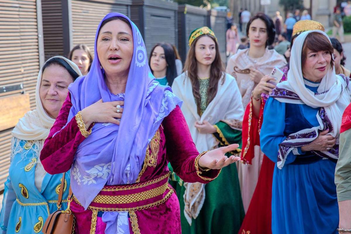 Bakıda kəlağayı ilə yürüş keçirildi – Foto Bakıda kəlağayı ilə yürüş keçirildi – Foto
