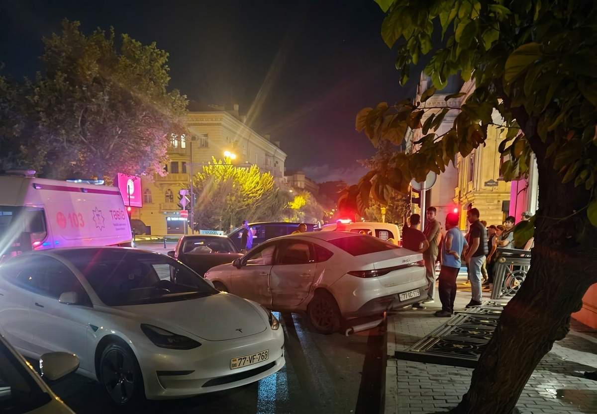 Paytaxtda ağır qəza olub, xəsarət alan var Paytaxtda ağır qəza olub, xəsarət alan var