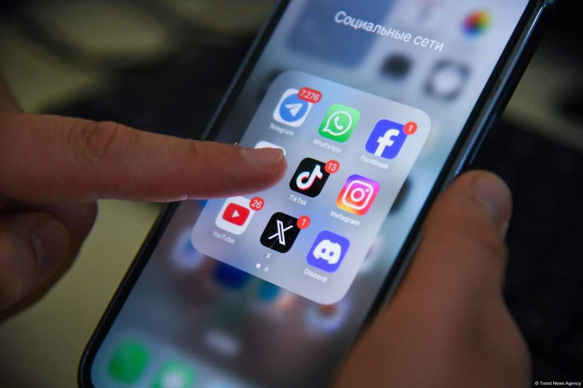 "TikTok"da canlı yayımda söyüş söyənlər saxlanıldılar "TikTok"da canlı yayımda söyüş söyənlər saxlanıldılar