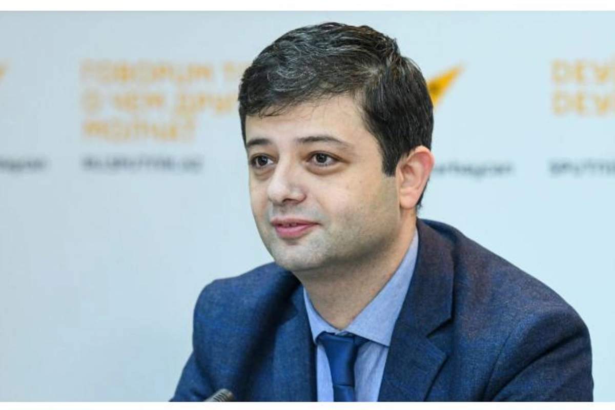 Vüqar Zifəroğlu Mətbuat Şurasının sədri seçildi Vüqar Zifəroğlu Mətbuat Şurasının sədri seçildi