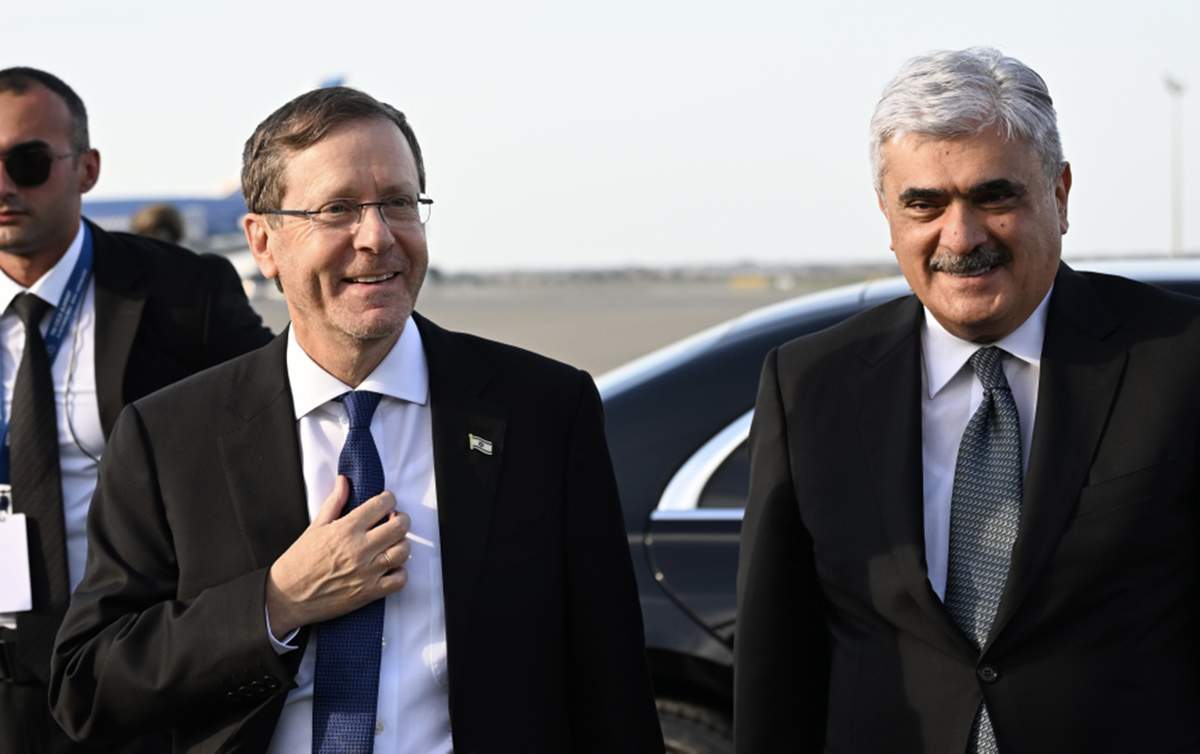 İsrail Prezidenti bilet alaraq Azərbaycana səfər edib İsrail Prezidenti bilet alaraq Azərbaycana səfər edib
