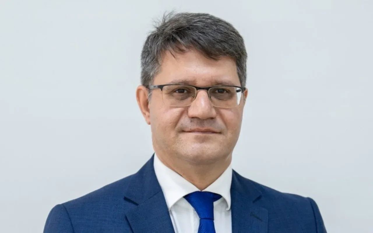 Nazir onu Aparat rəhbəri təyin etdi - FOTO Nazir onu Aparat rəhbəri təyin etdi - FOTO