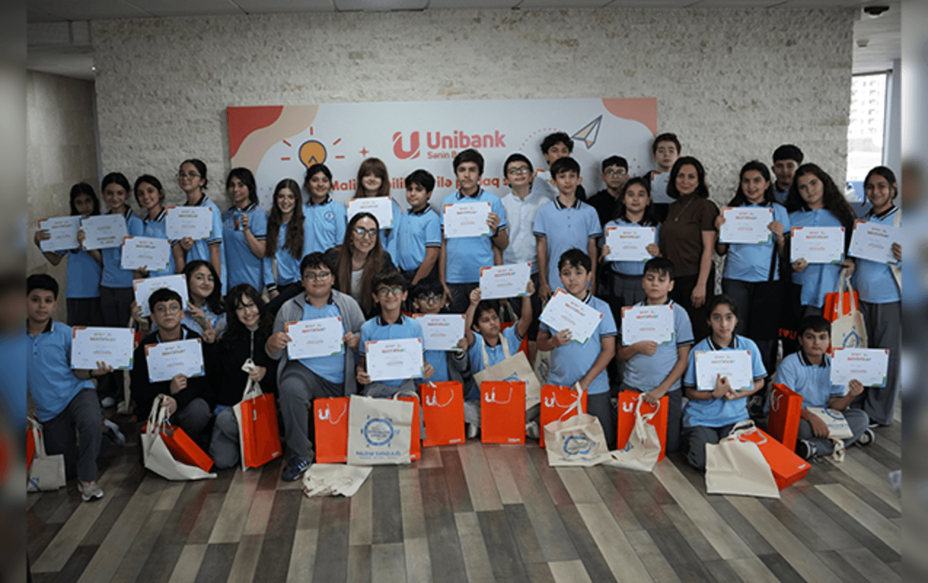 Unibank məktəblilər üçün maliyyə savadlılığı təlimi keçirib Unibank məktəblilər üçün maliyyə savadlılığı təlimi keçirib