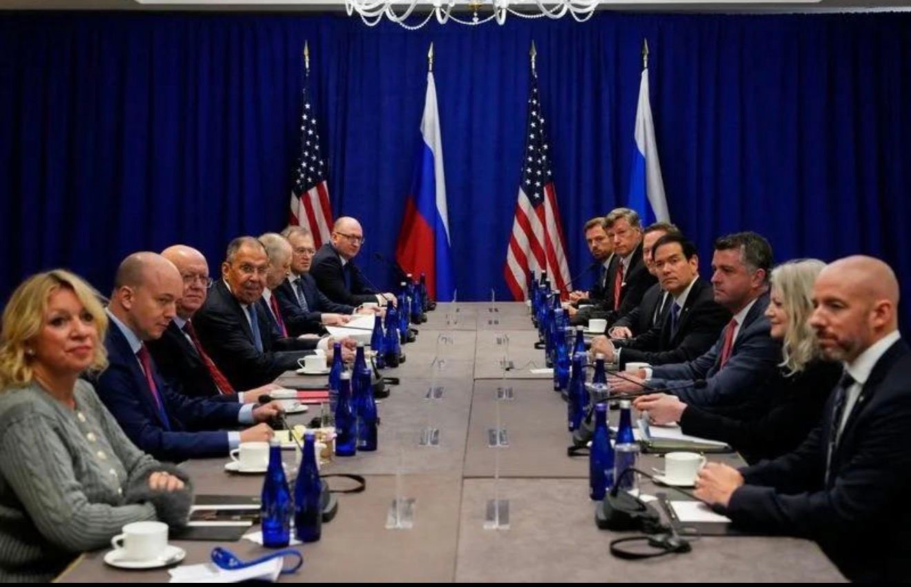 G20-də foto gərginliyi: Avropalı diplomatlar Lavrovla eyni kadra düşmək istəmədilər G20-də foto gərginliyi: Avropalı diplomatlar Lavrovla eyni kadra düşmək istəmədilər