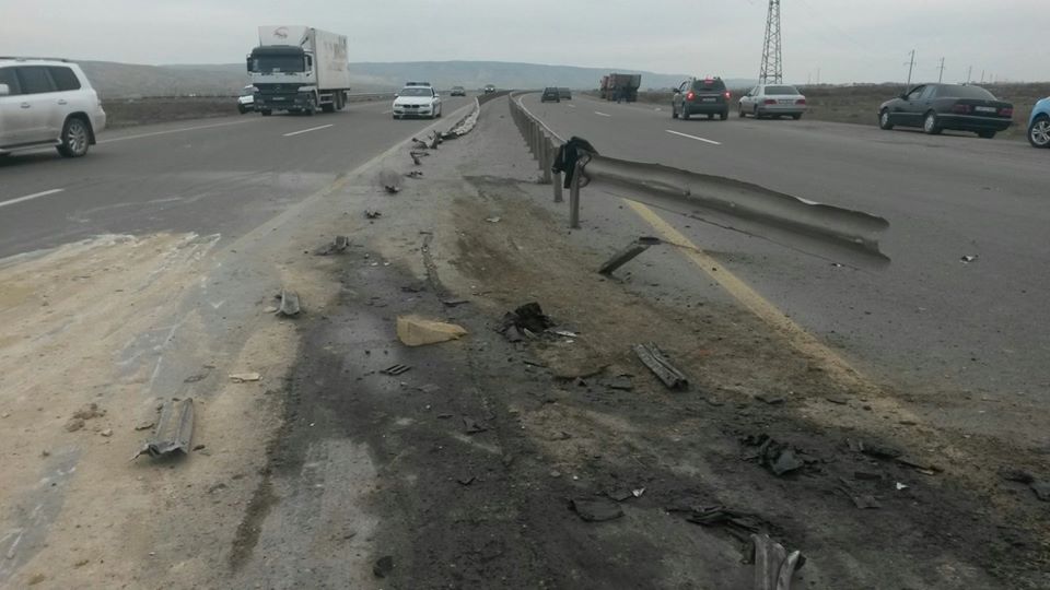Bakı-Qazax yolunda dəhşətli qəza - 8 min ziyan dəydi+Fotolar Bakı-Qazax yolunda dəhşətli qəza - 8 min ziyan dəydi+Fotolar