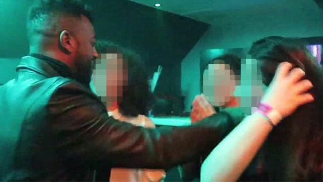 Məşhur müğənni 20 yaşlı qızı zorladı - FOTO