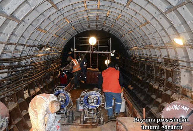 Metro tunelləri korroziyadan təmizlənir - FOTOLAR