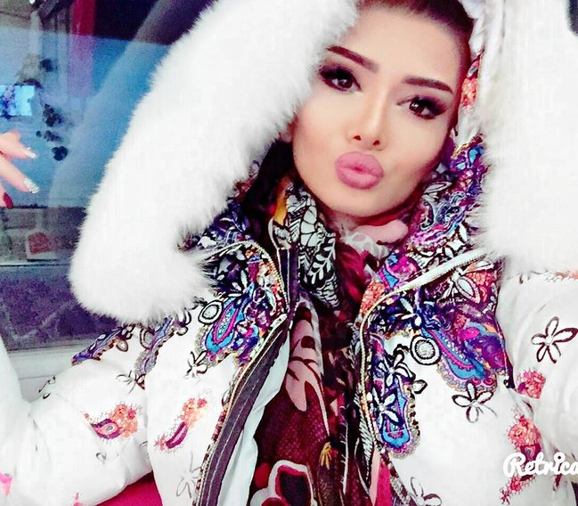 Azərbaycanlı holdinq rəhbərinin qızının cazibədar pozları OLAY OLDU - FOTOLAR