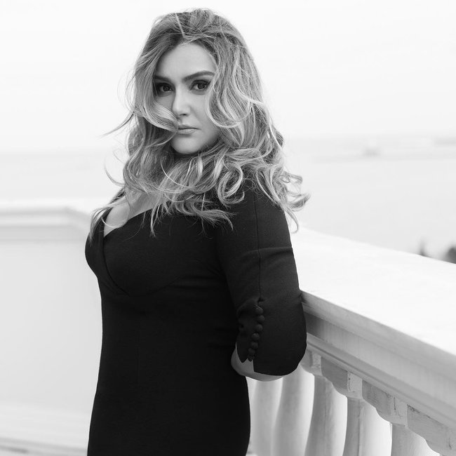 49 yaşlı xalq artistini bir də belə görün - FOTOLAR