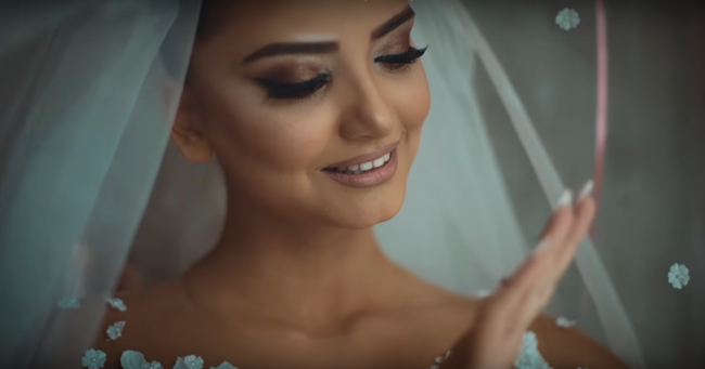 Aparıcı İlkinlə xanımından möhtəşəm 