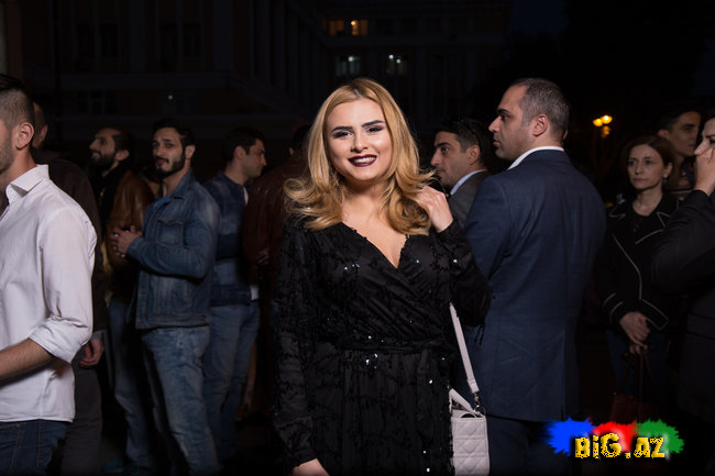 Seksual ayaqları ilə gecəyə damğa vuran Azərbaycan AKTRİSALARI - FOTO