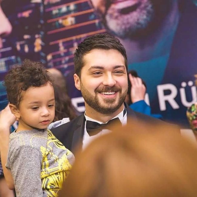 Azərbaycanlı aktyor ata oldu - FOTOLAR