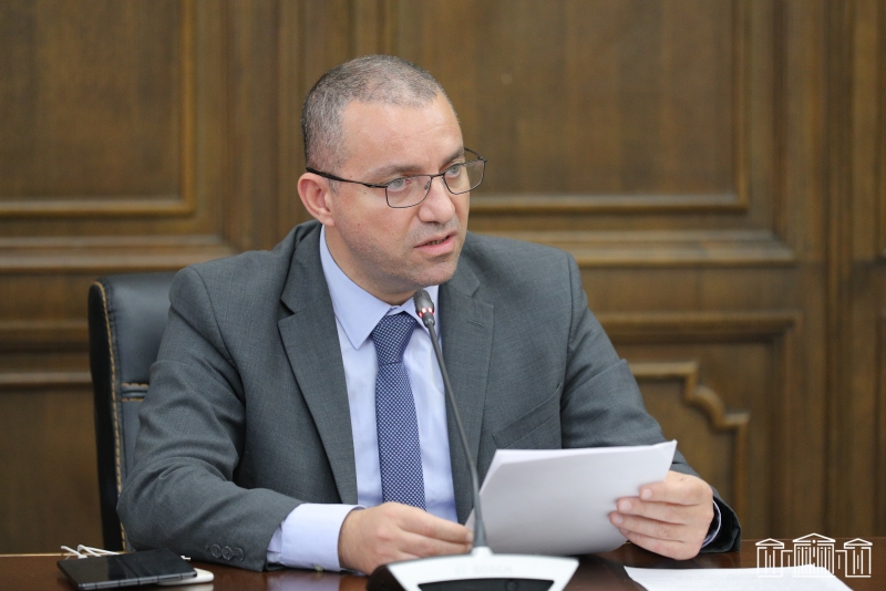 Бывшего армянского министра посадили под домашний арест