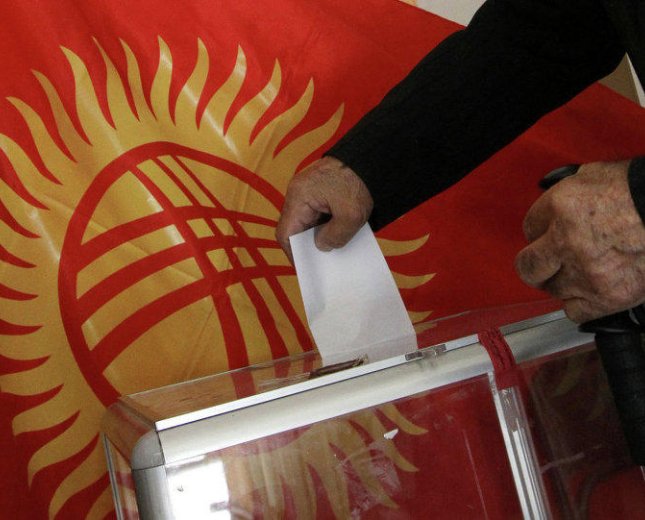 Qırğızıstanda parlament seçkiləri keçirilir