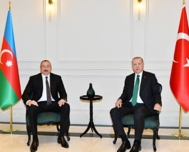 İlham Əliyev Ərdoğanı Azərbaycana səfərə dəvət etdi