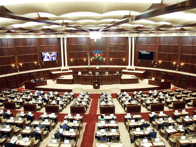 Deputatlar etiraz edir: 
