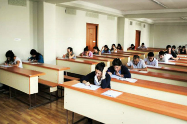 Təhsil Nazirliyi orta qəbul balının aşağı olmasına aydınlıq gətirdi