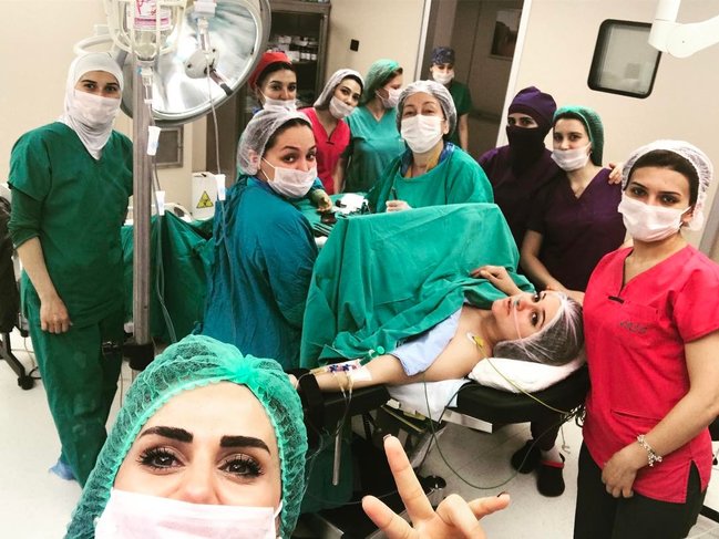 Azərbaycanlı müğənni doğuşdan foto paylaşdı - Foto