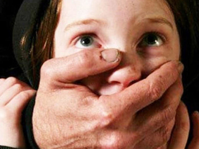 Bakıda pedofil taksi sürücüsü peyda olub? - GÖRÜN HANSI TAKSİ ŞİRKƏTİNDƏDİR!