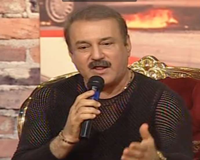 Cavanşir Məmmədov efirə transparan geyimdə çıxdı