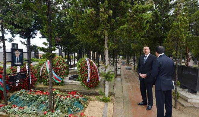 İlham Əliyev Natiq Əliyevin məzarını ziyarət etdi