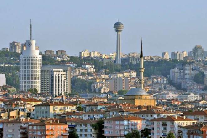 Ankarada iclasda silahlı insident: 5 nəfər yaralandı