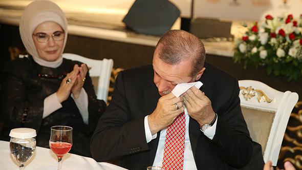 Ərdoğanı ağladan görüntü - Video