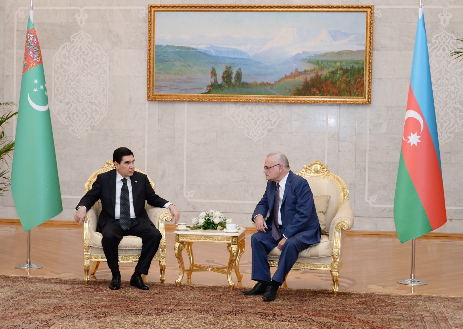 Artur Rasizadə Berdiməhəmmədovla görüşdü