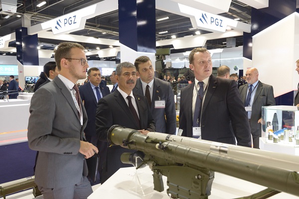 Zakir Həsənov MSPO-2017 sərgisində