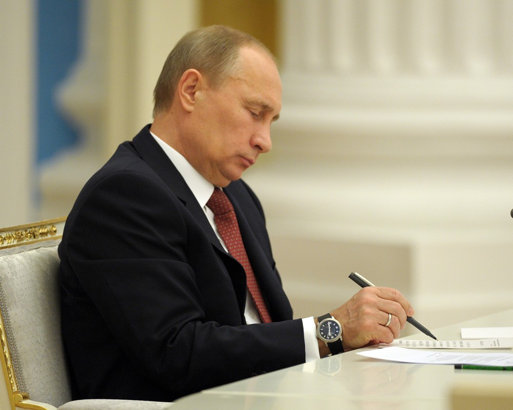 Putin daha 8 qubernatoru istefaya göndərir