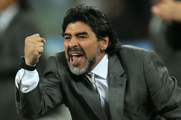 Maradona qızlarını məhkəməyə verib