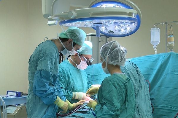 Özəl klinikada faciə: Tələbə əməliyyat zamanı öldü – FOTO