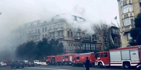 FHN-dən “Azneft” meydanında yanan bina ilə bağlı açıqlama(VİDEO/YENİLƏNİB) 