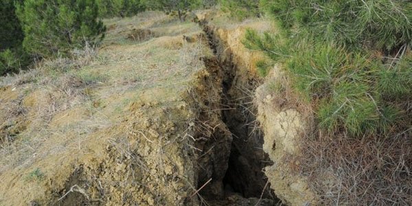 Bakıda vəziyyət pisləşir: Sürüşmələr aktivləşib, yeni sürüşmə sahələri yaranıb