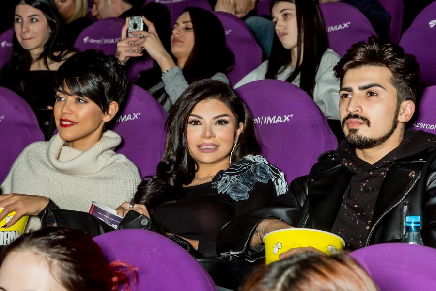 Afaq Gəncəli gənclərlə +18 film izlədi