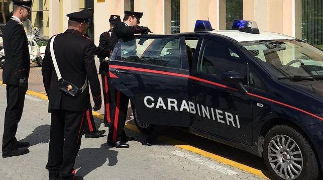 Polis arvadını güllələdi - Doğma qızlarını girov götürdü