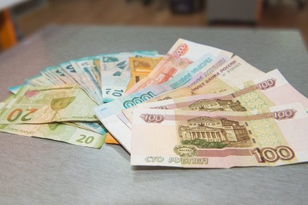 Banklar rus rublu almaqdan imtina edir - müəmma