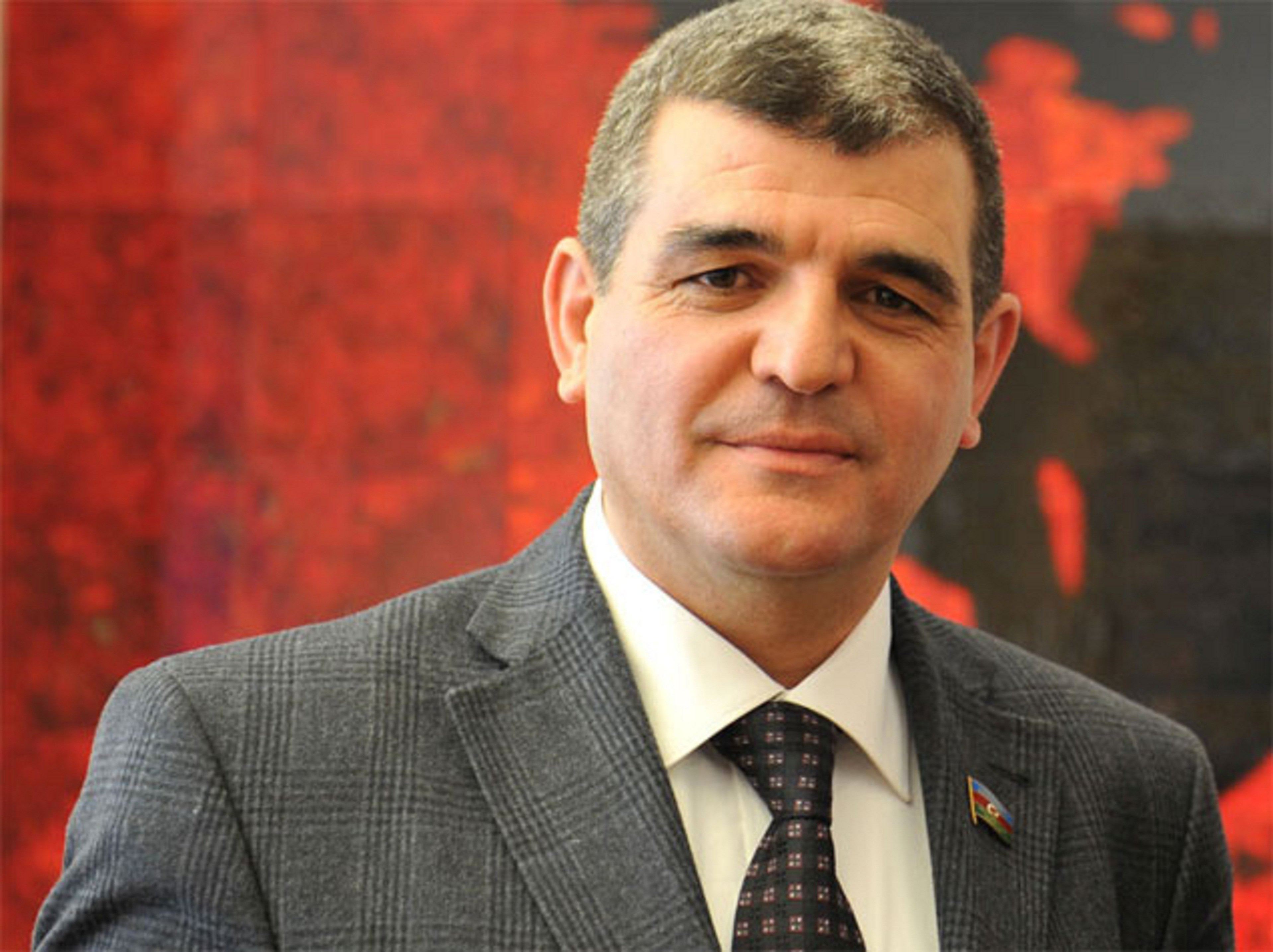 Fazil Mustafa söyüşlə danışan bloqqerlər haqda: