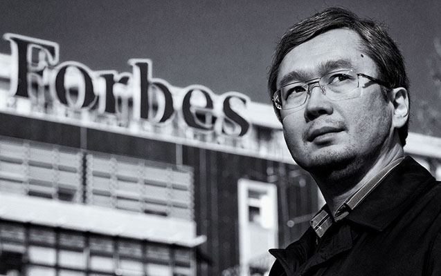 “Forbes Qazaxıstan”da axtarış, jurnalistlər saxlanıldı