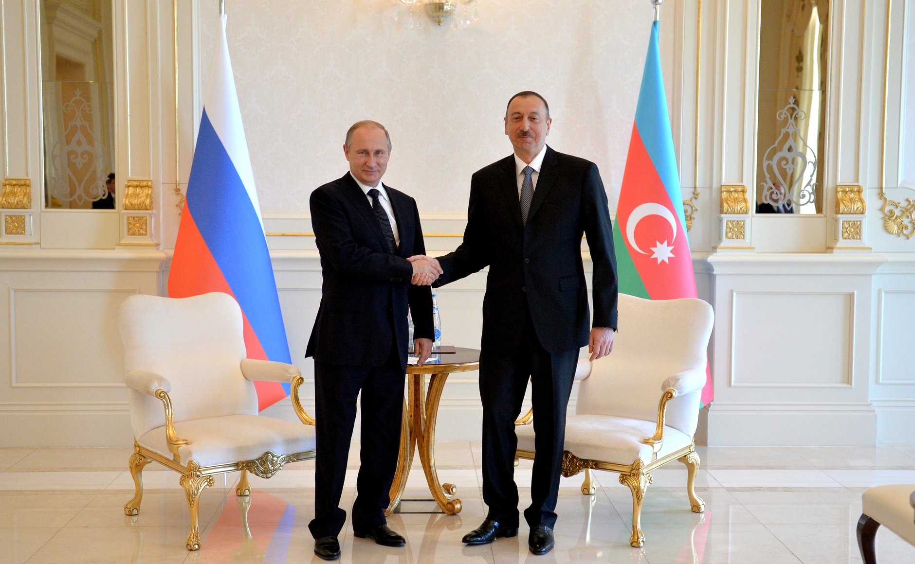 Vladimir Putin İlham Əliyevi təbrik etdi