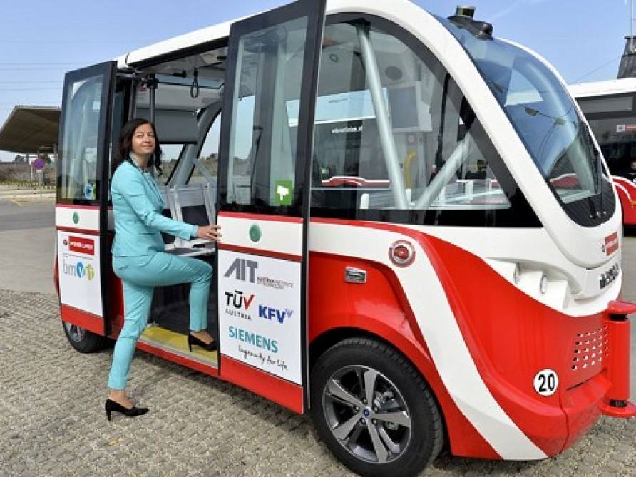 Sürücüsüz mikroavtobuslar Vyanada testdən keçəcək