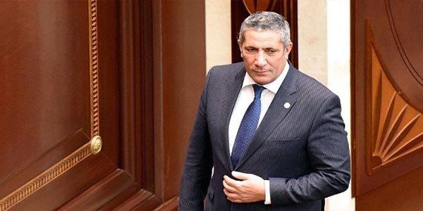 Siyavuş Novruzov siyahı istədi, Fərəc Quliyev etiraz etdi - Parlamentdə qalmaqal