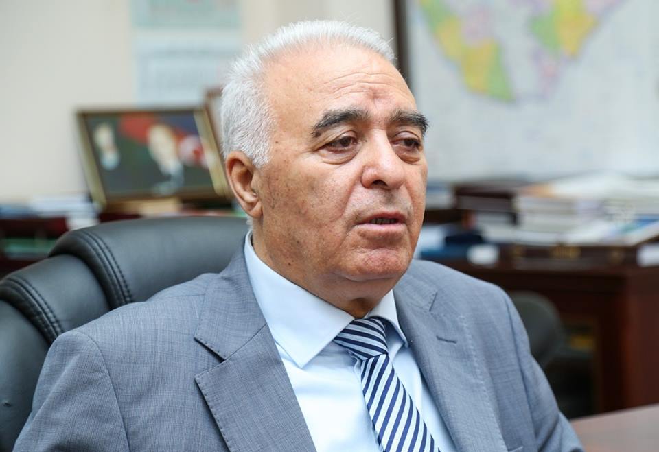 “Deputatın normal əmək haqqı olmalıdır ki, özünə kostyum alıb geyinsin” – Komitə sədrindən maraqlı AÇIQLAMALAR